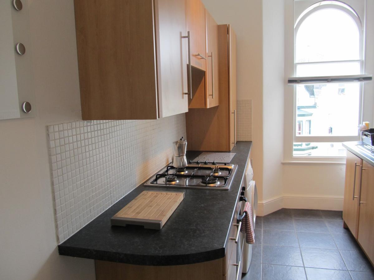 The Beatnik, Victorian Townhouse Apartment With Parking بلايموث المظهر الخارجي الصورة