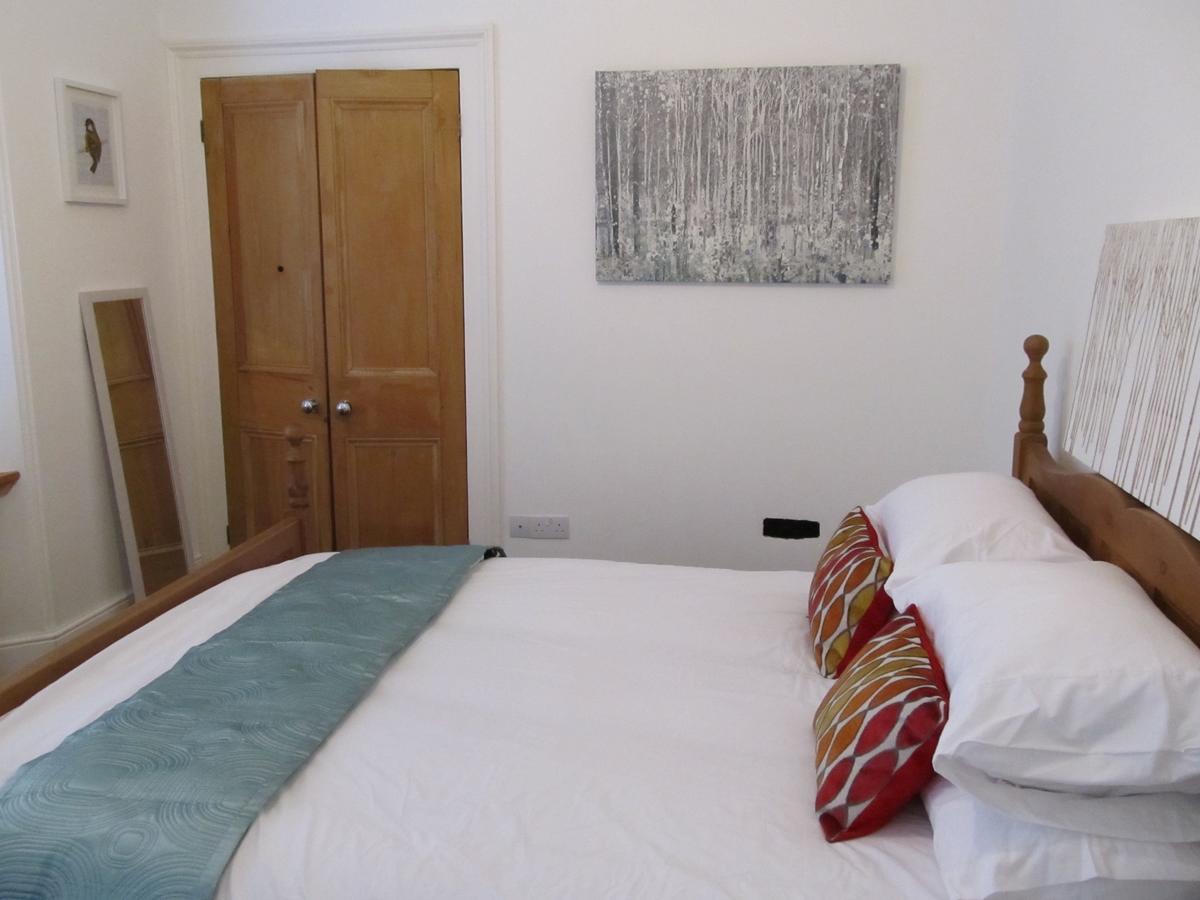The Beatnik, Victorian Townhouse Apartment With Parking بلايموث المظهر الخارجي الصورة
