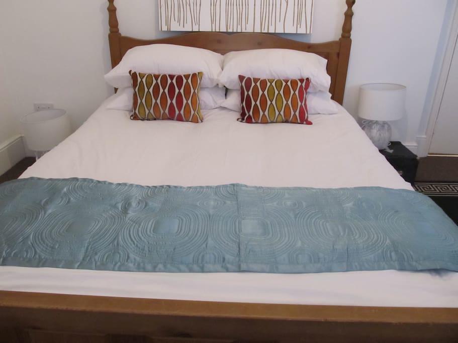 The Beatnik, Victorian Townhouse Apartment With Parking بلايموث المظهر الخارجي الصورة